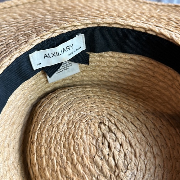 Aritzia / Auxiliary wide brim floppy straw hat s/m - Picture 3 of 4